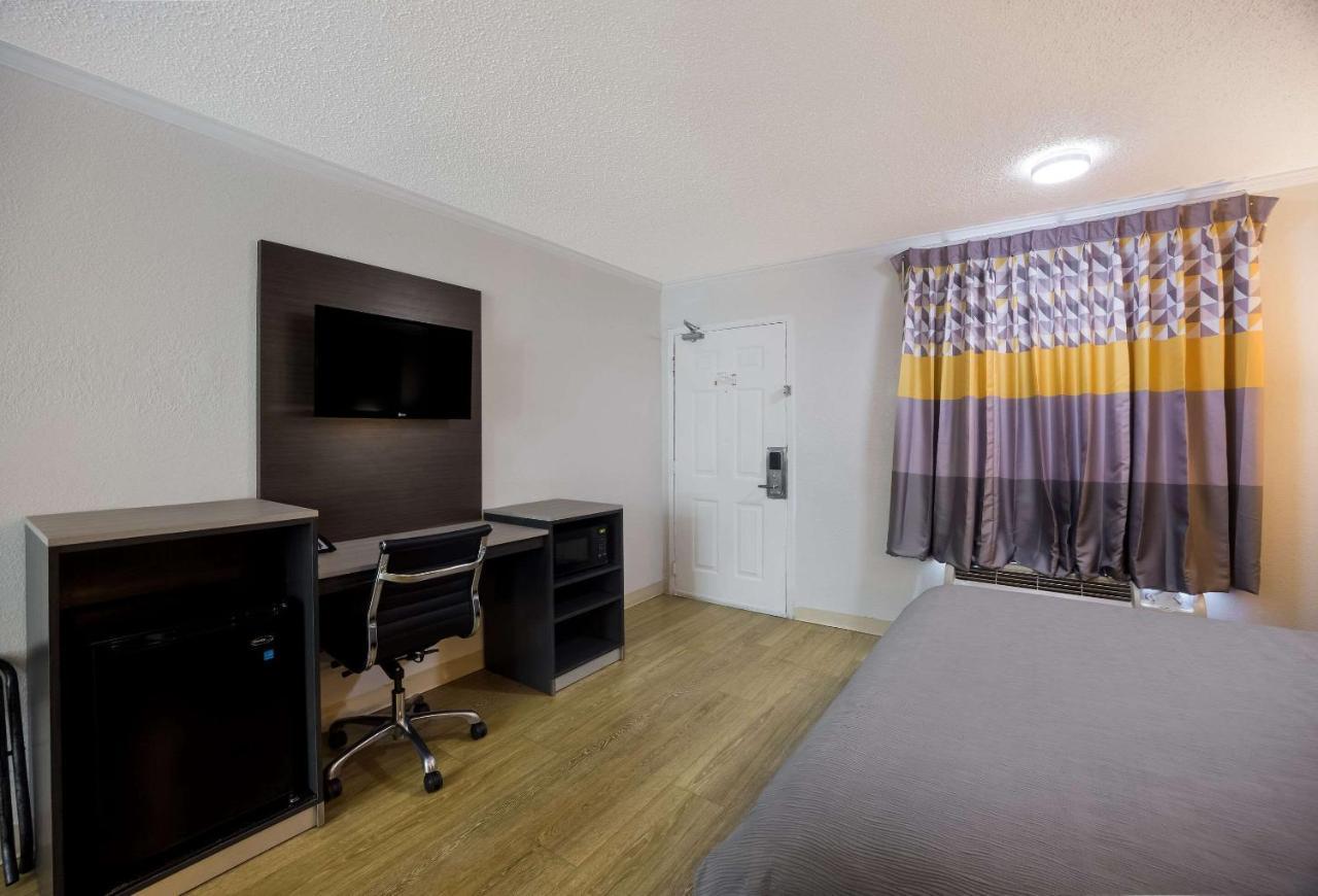 Quality Inn Tallahassee Near University Esterno foto